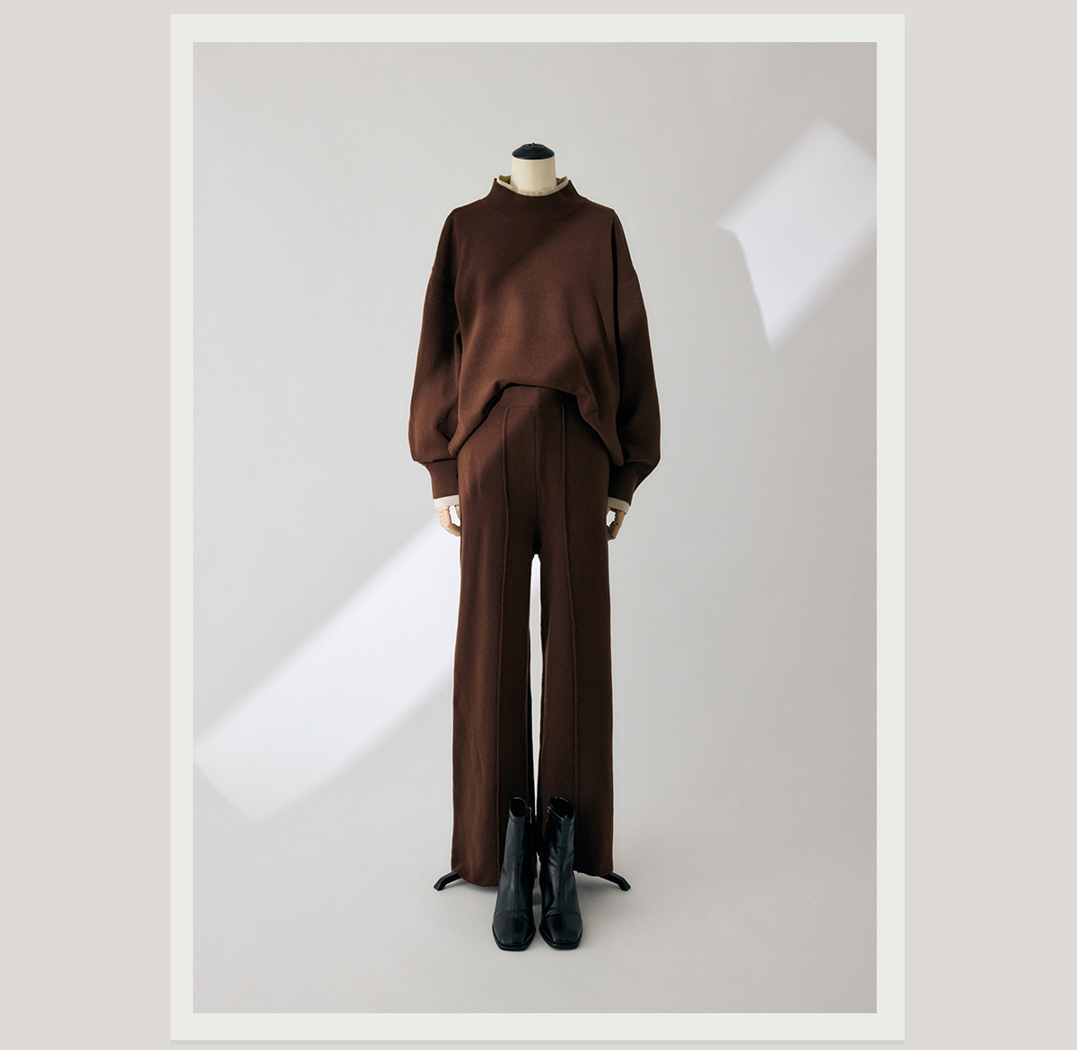 格上げKNIT BEYOND THE ORDINARY CLOTHES November issue