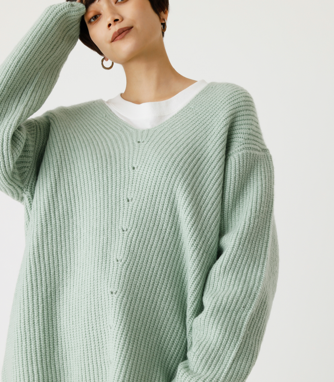 V/N LOOSE KNIT TOPS/Vネックルーズニットトップス｜AZUL BY MOUSSY（アズールバイマウジー）公式通販サイト