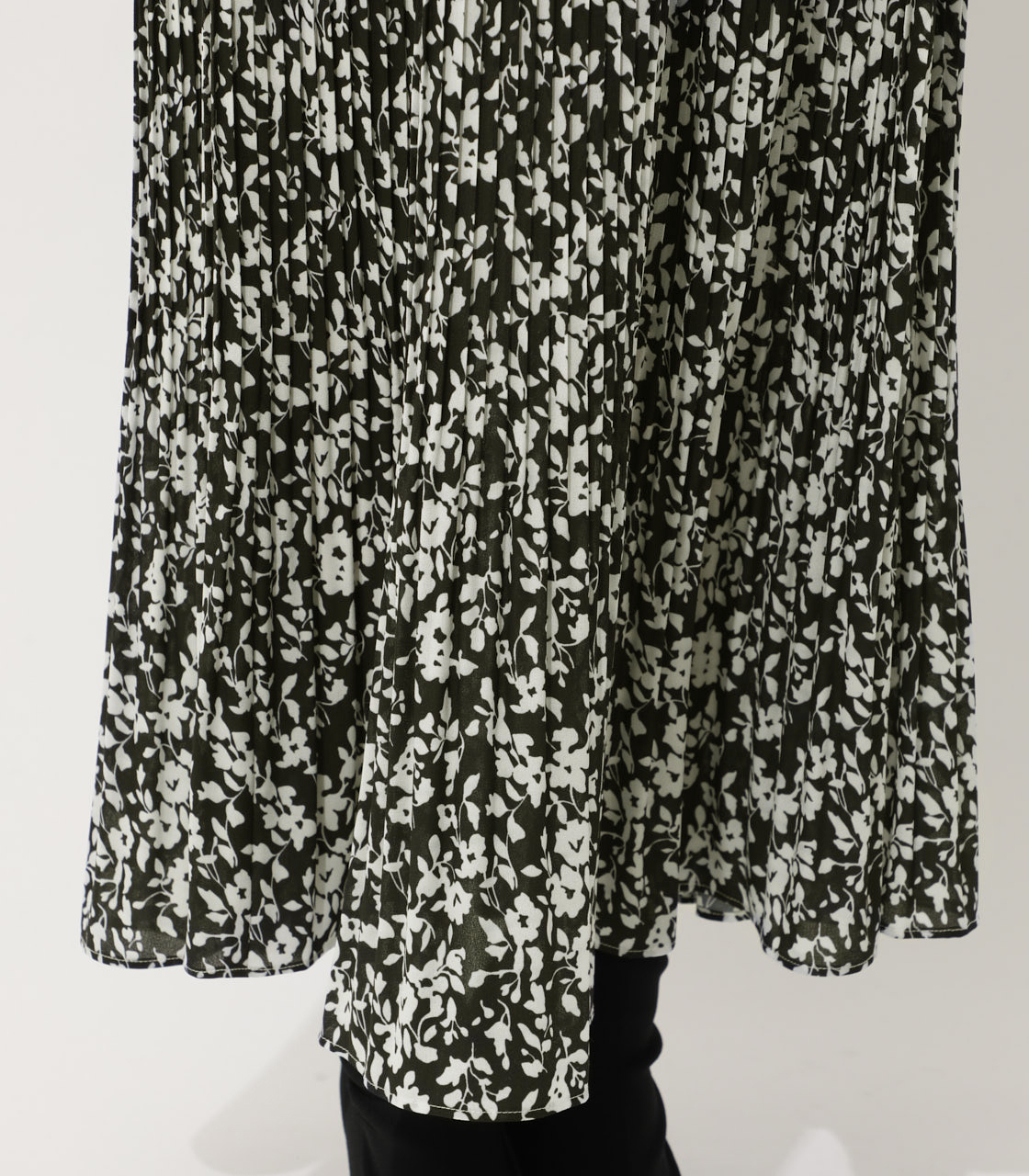 1月9日(火)8:59まで期間限定価格】BOUQUET FLOWER PLEATS SKIRT/ブーケ