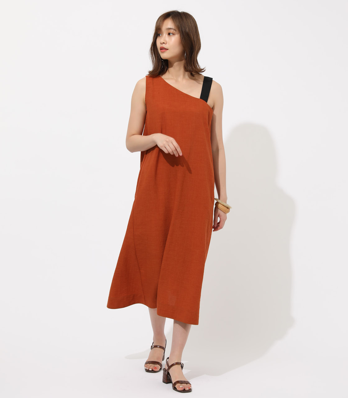 アシンメトリーネックロングワンピース Azul By Moussy アズールバイマウジー 公式通販サイト