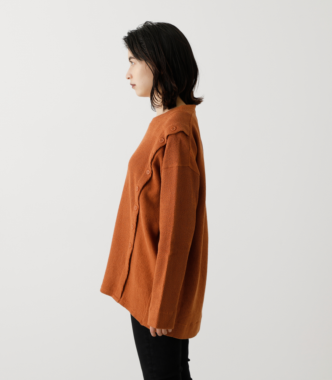 SHOULDER SLIT BUTTON TOP/ショルダースリットボタントップ