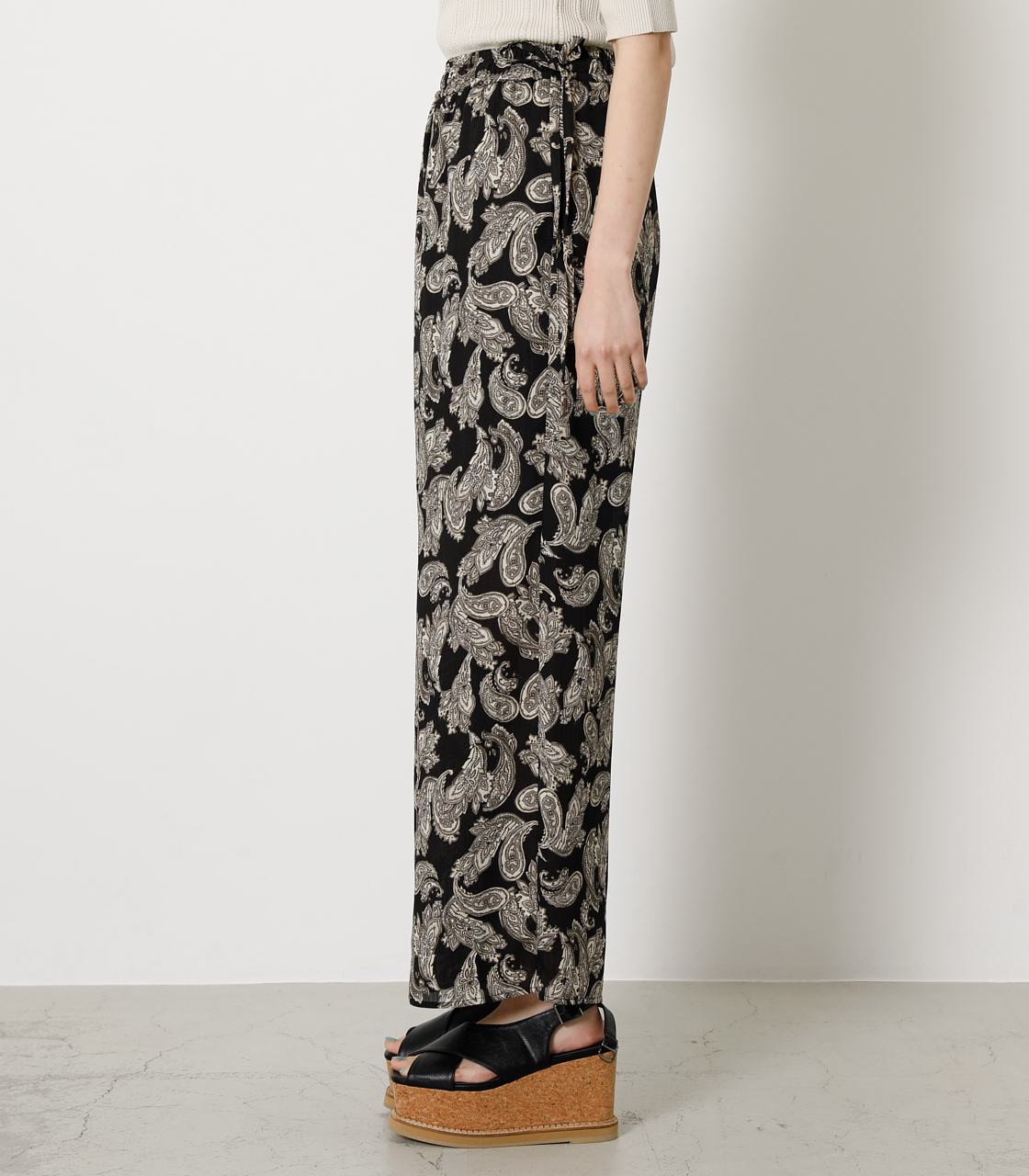 PAISLEY AIRY EASY PANTS/ペイズリーエアリーイージーパンツ｜AZUL BY MOUSSY（アズールバイマウジー）公式通販サイト