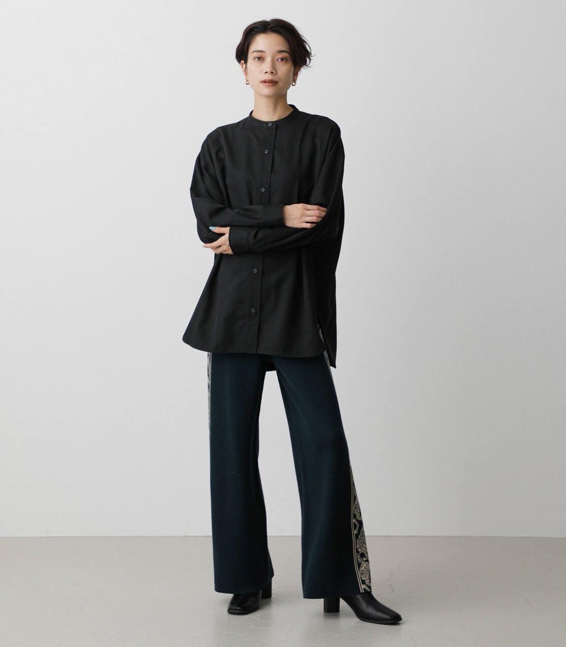 BAND NECK BACK SLIT SHIRT/バンドネックバックスリットシャツ｜AZUL 