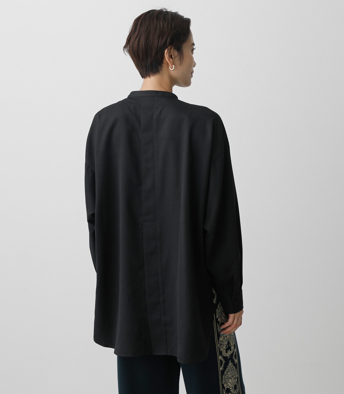 BAND NECK BACK SLIT SHIRT/バンドネックバックスリットシャツ｜AZUL