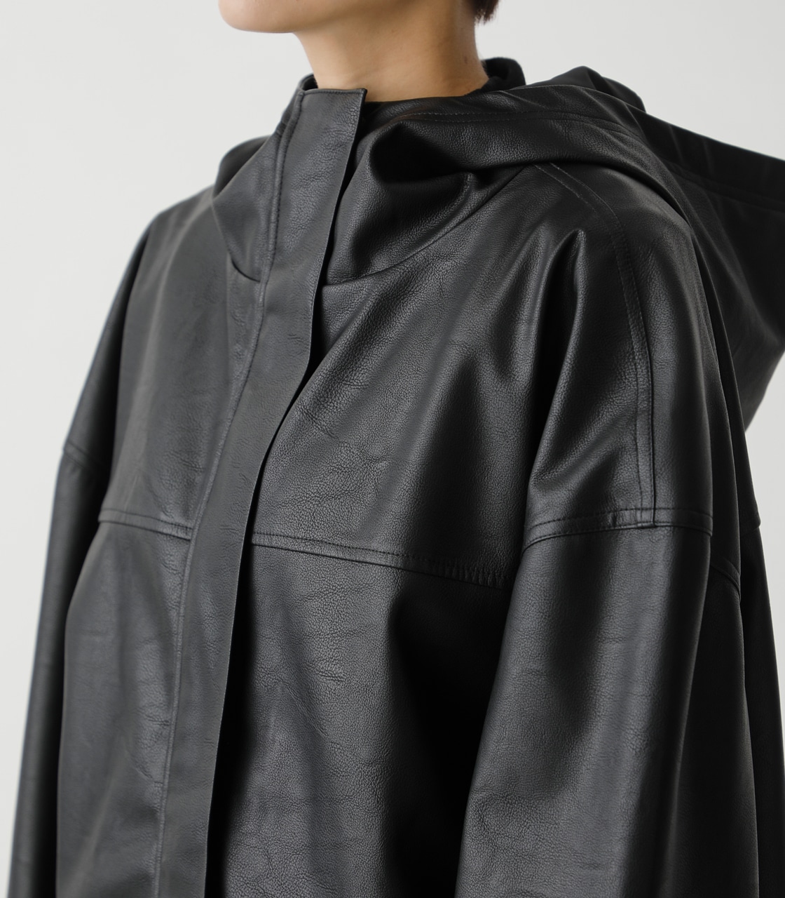 12月8日(金)8:59まで期間限定価格】FAUX LEATHER HOODIE BZ/フェイク