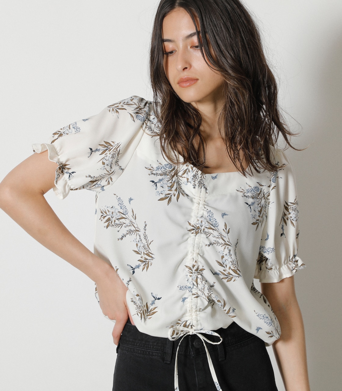FRONT GATHER FLOWER BLOUSE/フロントギャザーフラワーブラウス