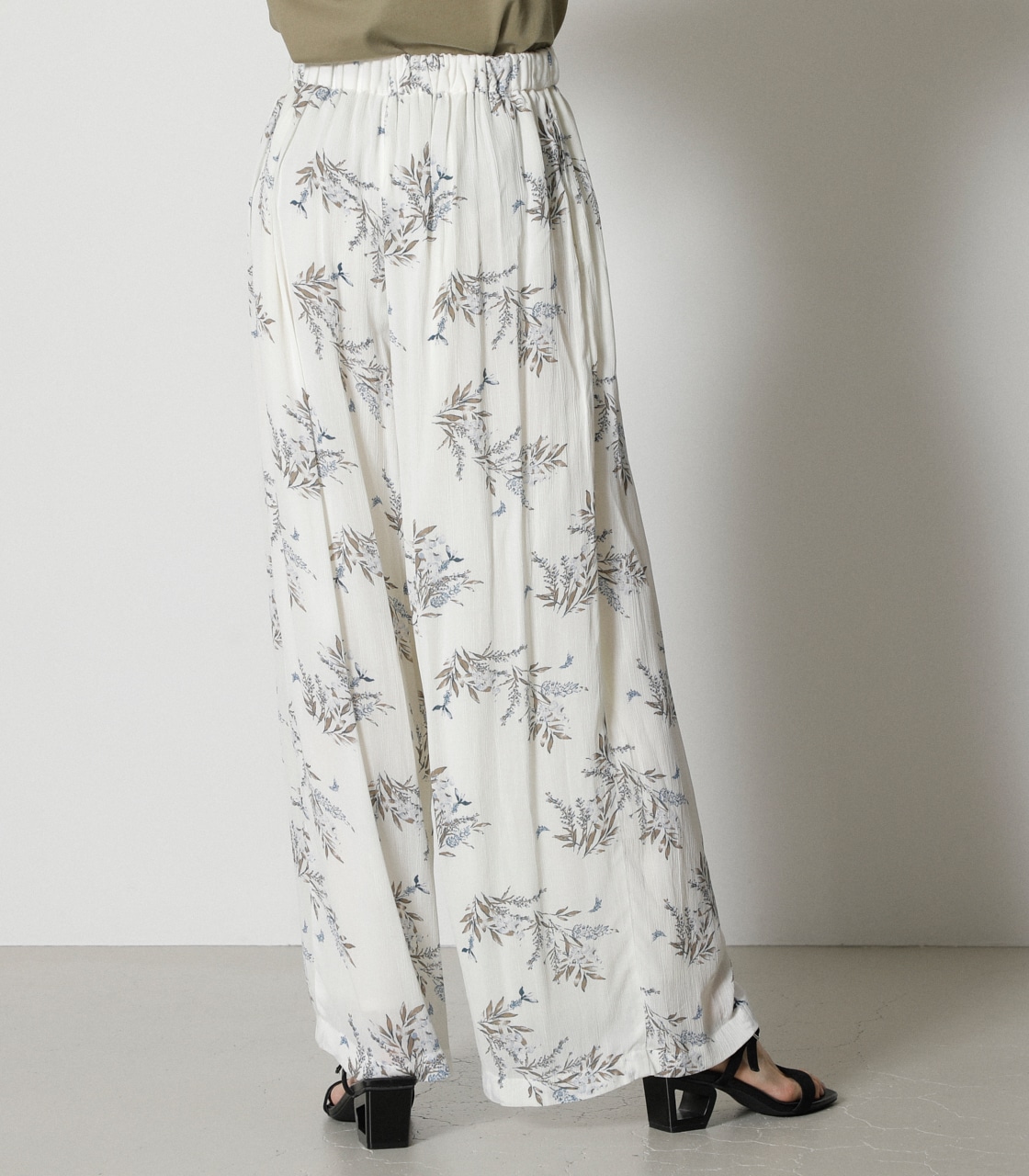 FLOWER RELAX PANTS/フラワーリラックスパンツ｜AZUL BY MOUSSY（アズールバイマウジー）公式通販サイト