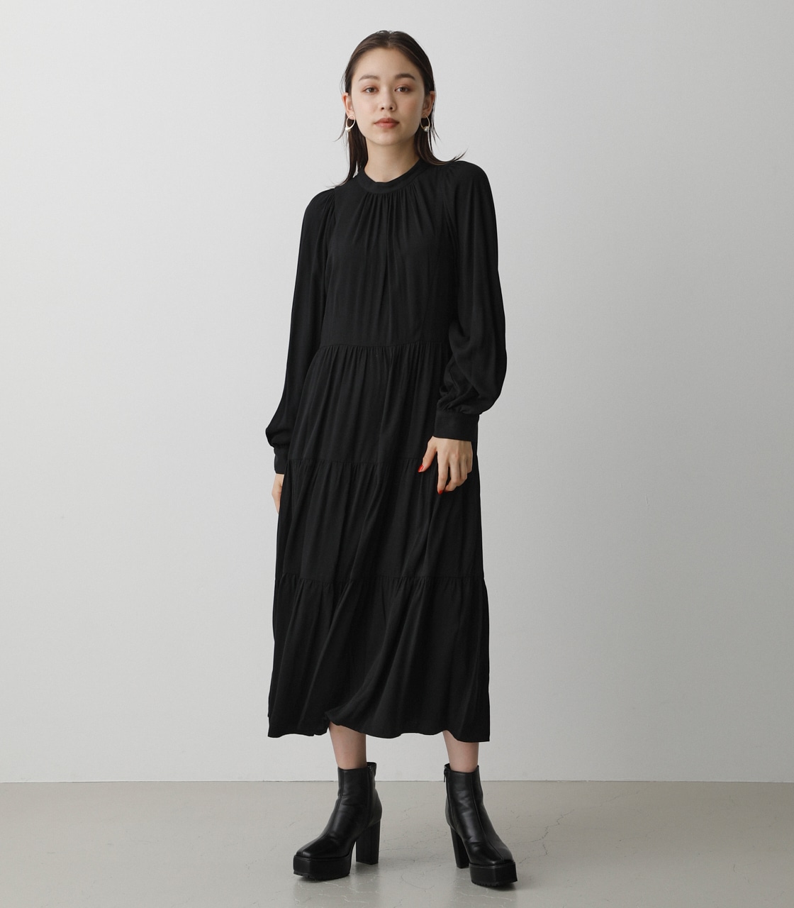 STAND COLLAR TIERED ONEPIECE/スタンドカラーティアードワンピース 詳細画像 BLK 1