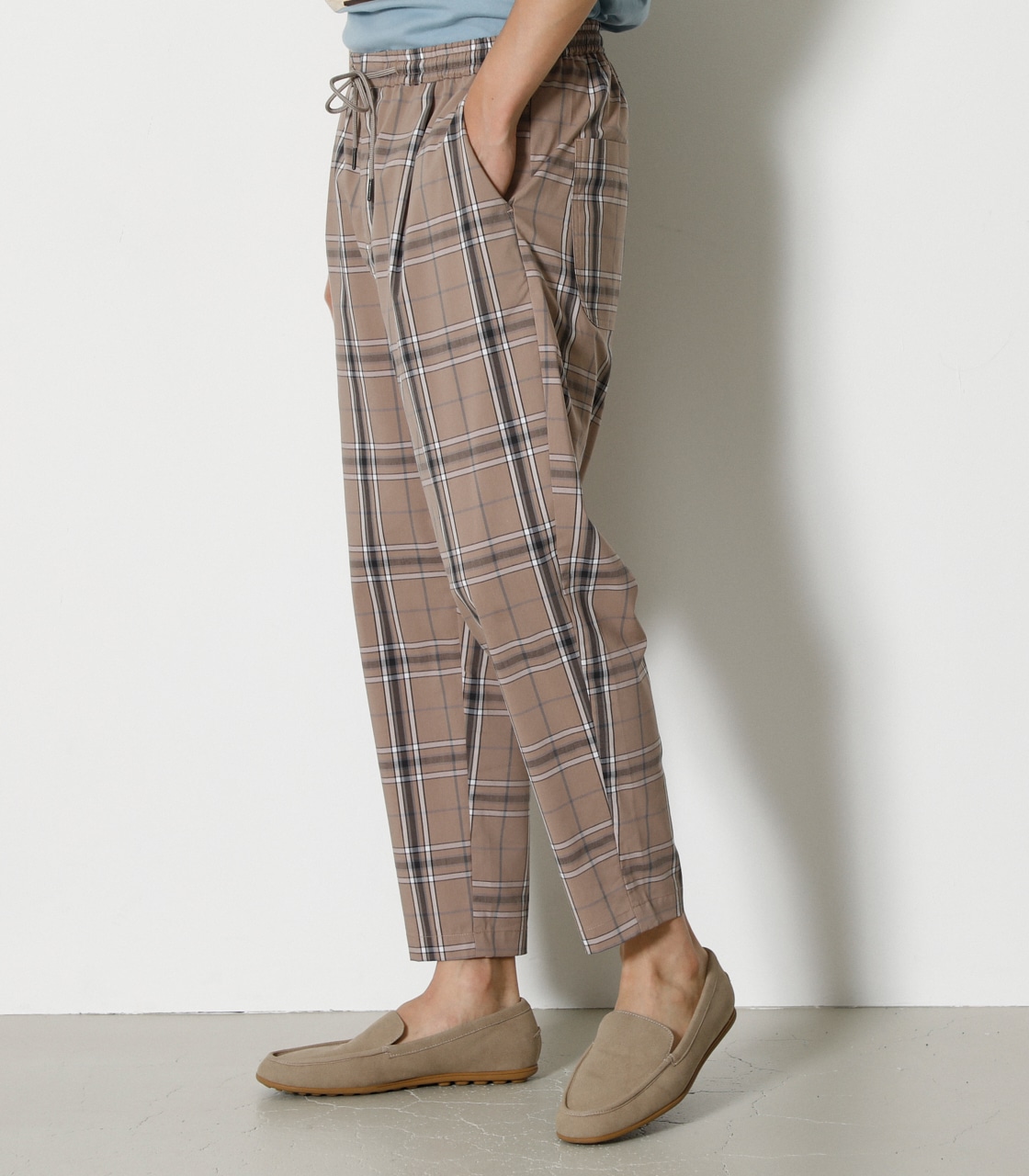 TAPERED CROPPED PANTS/テーパードクロップドパンツ｜AZUL BY MOUSSY ...