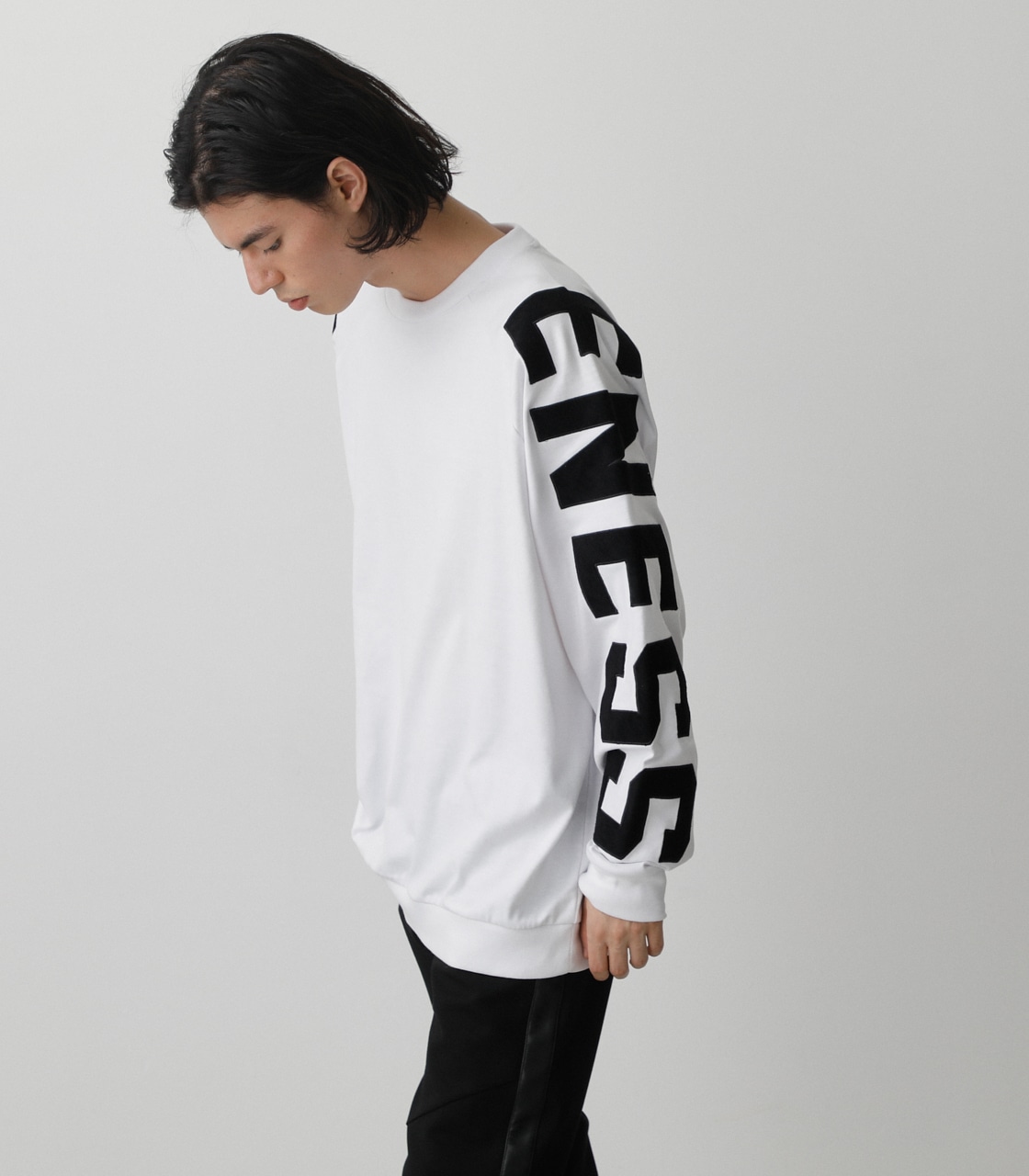 SLEEVE BIG LOGO LONG TEE/スリーブビッグロゴロングTシャツ｜AZUL BY MOUSSY（アズールバイマウジー）公式通販サイト