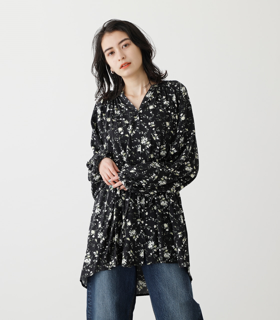 FLOWER GATHER BLOUSE/フラワーギャザーブラウス｜AZUL BY MOUSSY