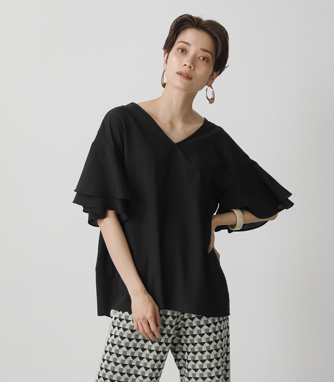 BACK RIBBON FRILL BLOUSE/バックリボンフリルブラウス｜AZUL BY