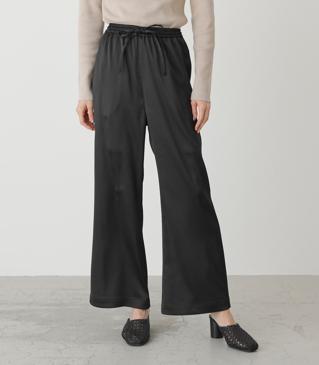 SNAKE SATIN RELAX PANTS/スネイクサテンリラックスパンツ