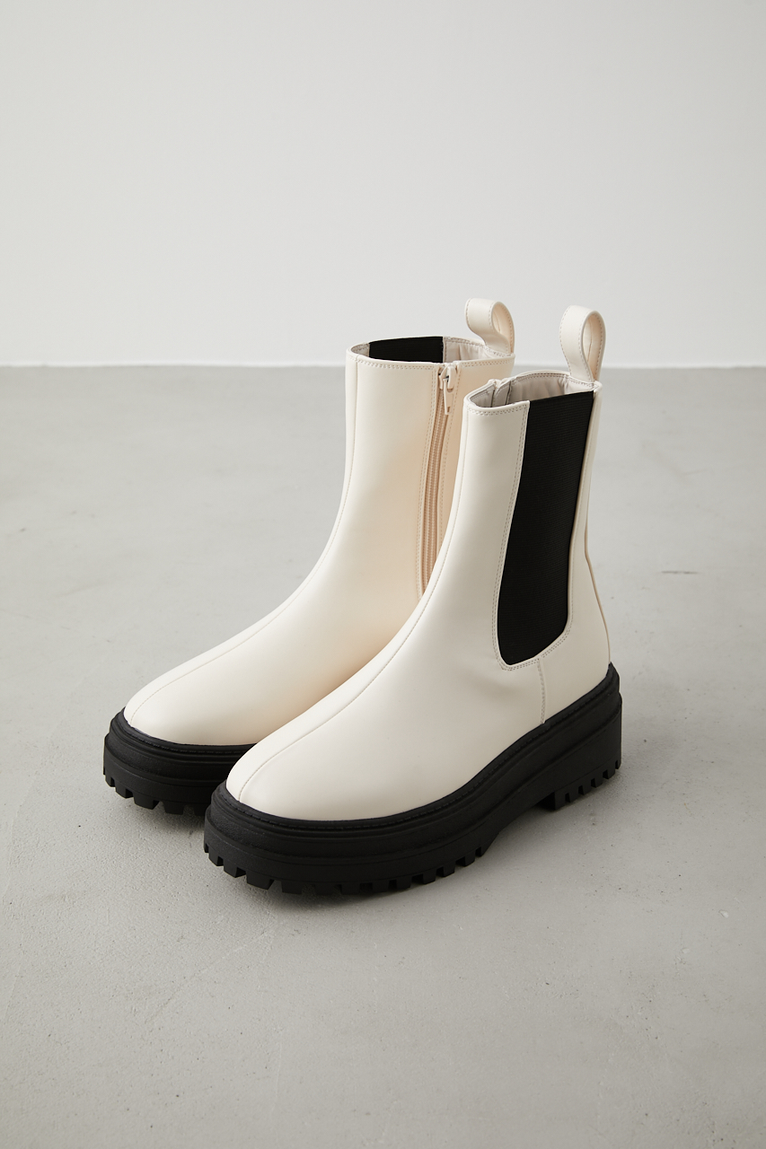 サイズ合わず泣く泣く出品しますblack by moussy side gore boots(サイドゴアブーツ