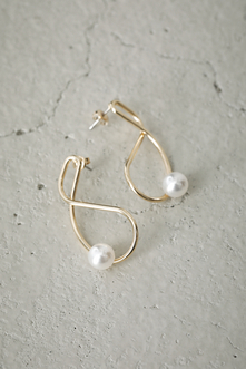 NUANCE FAUX PEARL EARRINGS/ニュアンスフェイクパールピアス