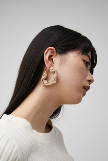 FAUX LEATHER GATHER EARRINGS/フェイクレザーギャザーピアス 詳細画像