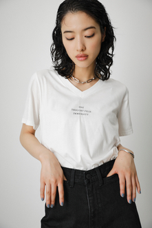 SMALL LOGO V/N TEE/スモールロゴVネックTシャツ 詳細画像