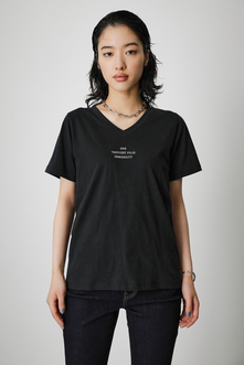 SMALL LOGO V/N TEE/スモールロゴVネックTシャツ｜AZUL BY MOUSSY