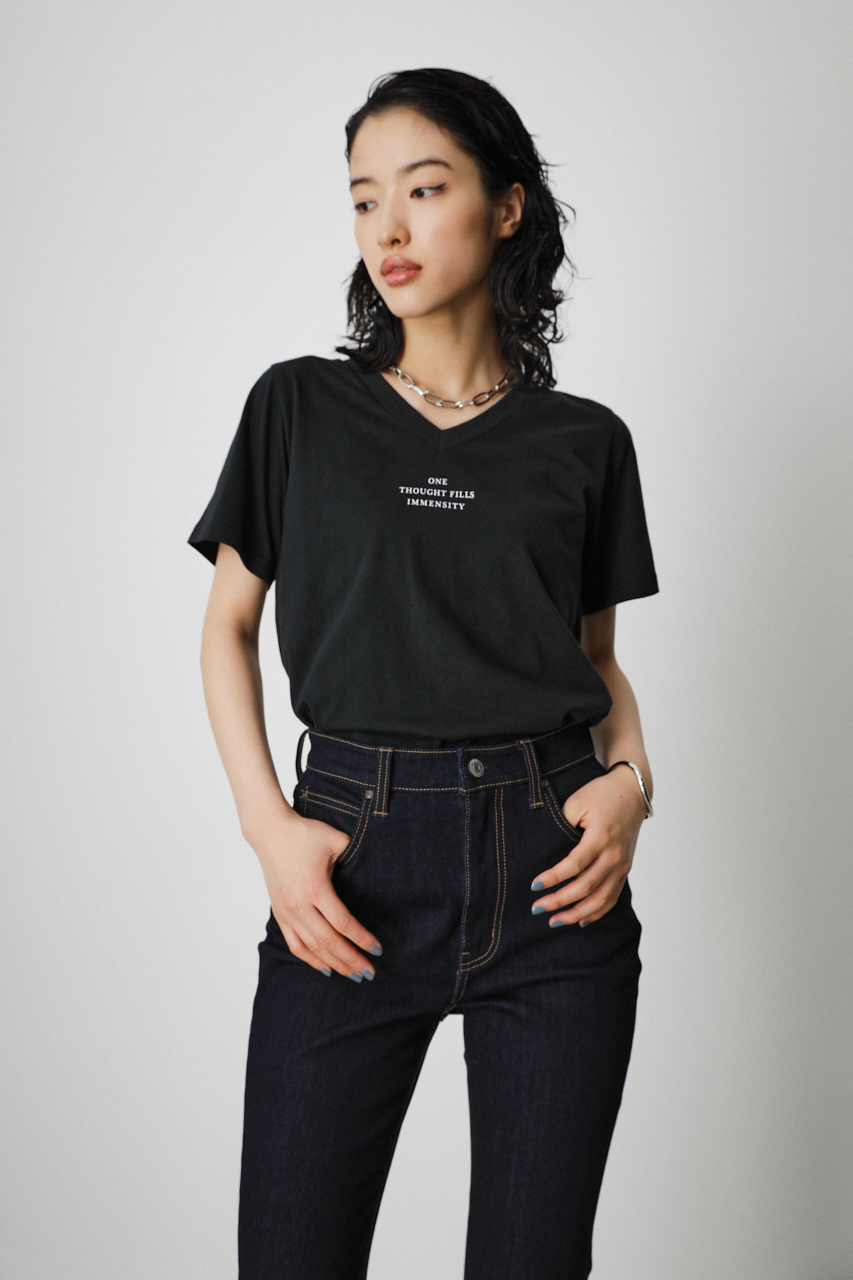 SMALL LOGO V/N TEE/スモールロゴVネックTシャツ｜AZUL BY MOUSSY