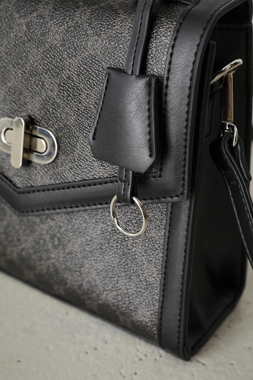 1月9日(火)8:59まで期間限定価格】CHAIN DESIGN SQUARE BAG/チェーン