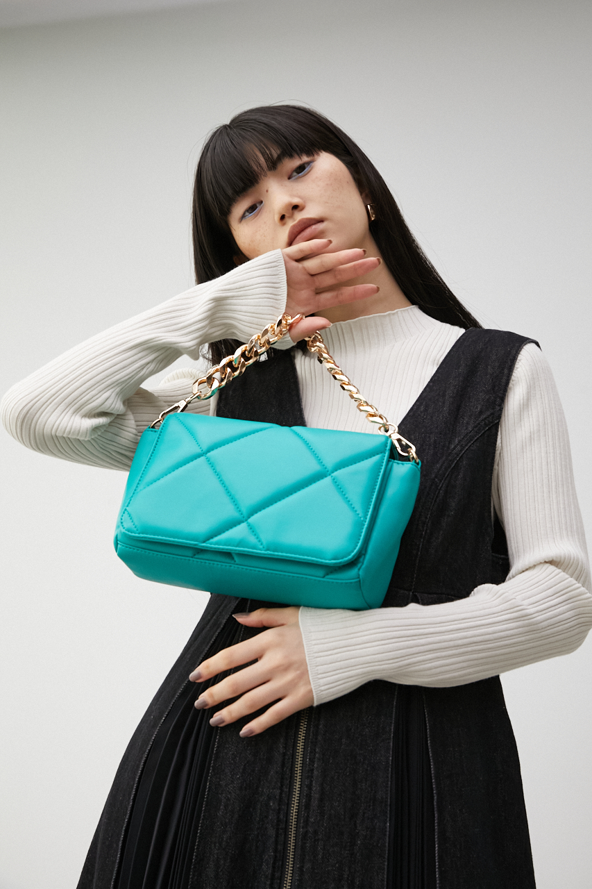 QUILTED CHAIN BAG/キルティングチェーンバッグ｜AZUL BY MOUSSY 
