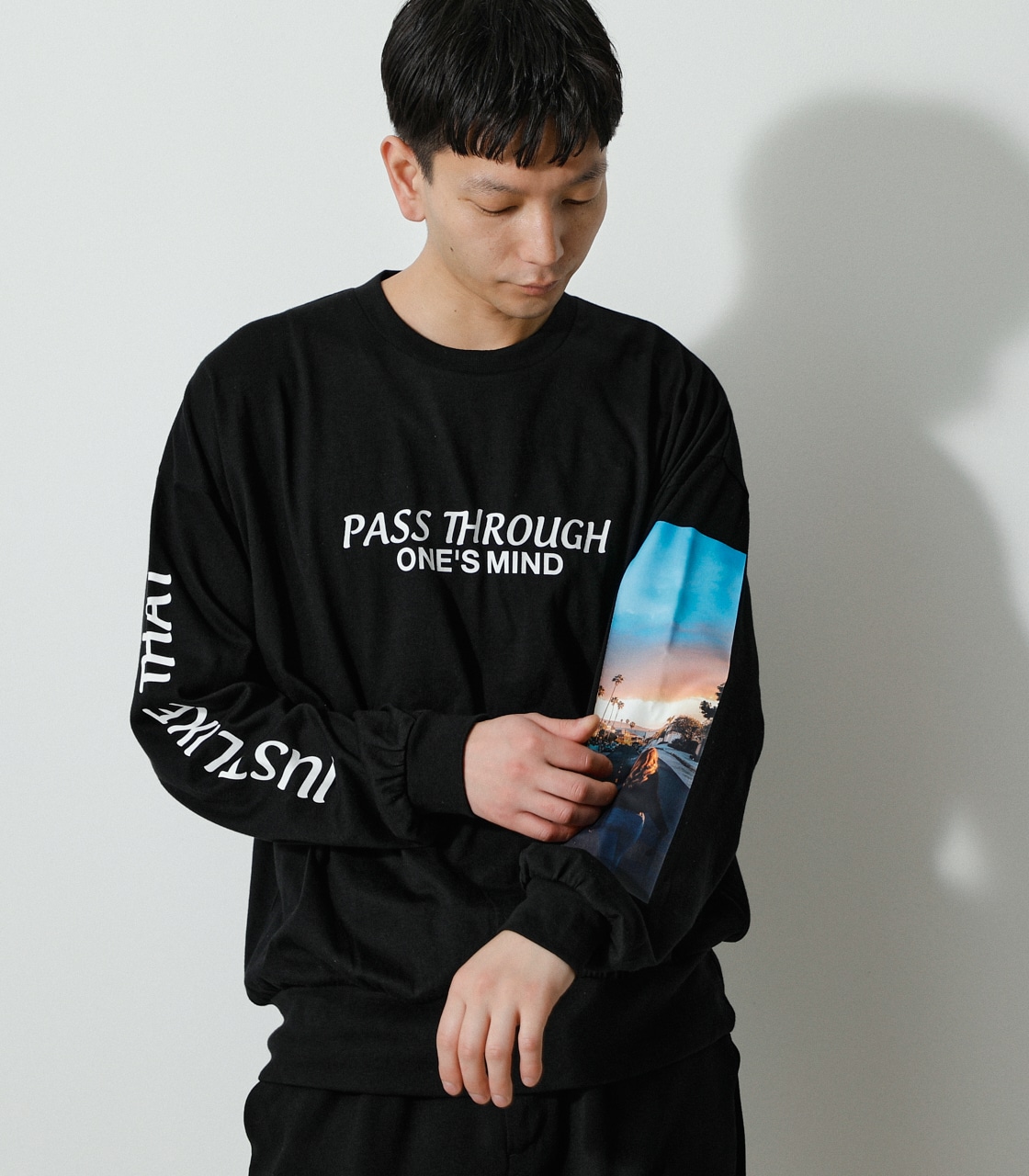 PASS THROUGH PHOTO TEE/パススルーフォトTシャツ｜AZUL BY MOUSSY 