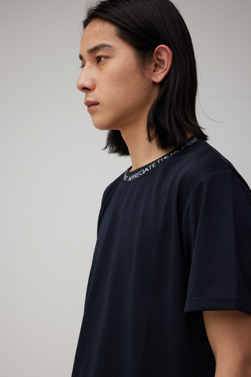 NECK JACQUARD LOGO TEE/ネックジャガードロゴTシャツ｜AZUL BY MOUSSY 