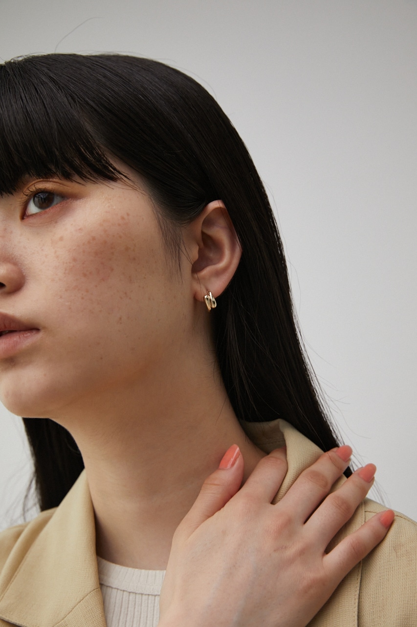 OVERWRAPPED HOOP EARRINGS/オーバーラップドフープピアス｜AZUL BY