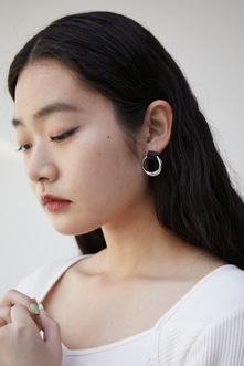 FAUX LEATHER × METAL EARRINGS/フェイクレザー×メタルピアス 詳細画像