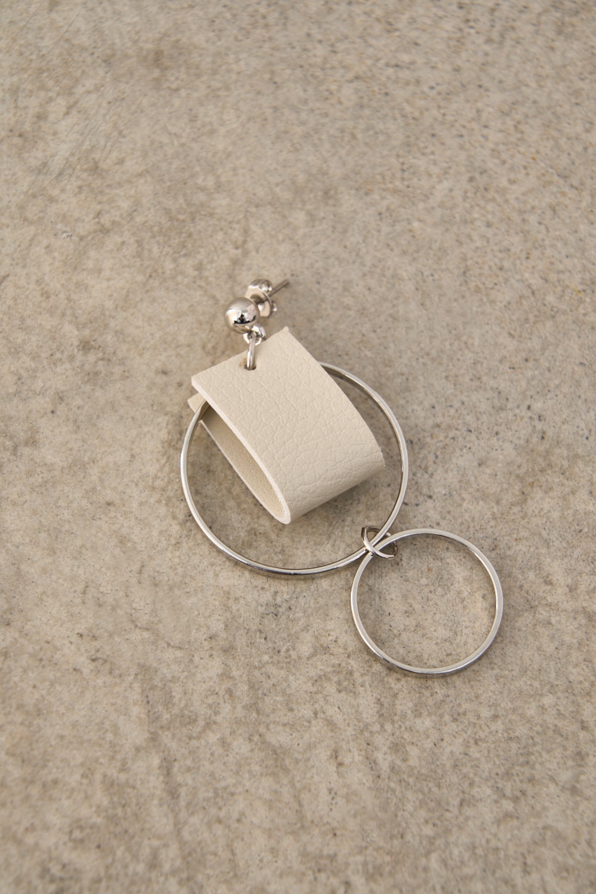BICOLOR FAUX LEATHER EARRINGS/バイカラーフェイクレザーピアス 詳細画像 WHT 3