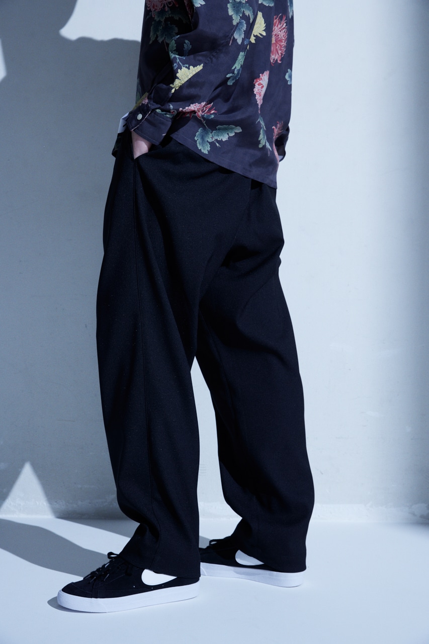 【PLUS】ONE TUCK PANTS/ワンタックパンツ 詳細画像 BLK 1