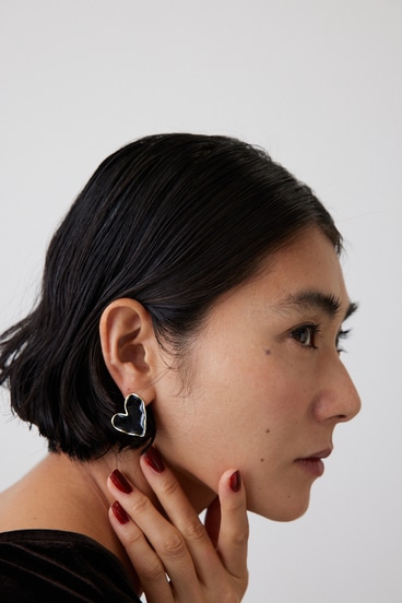 【crie conforto】アシンメトリーハートピアス