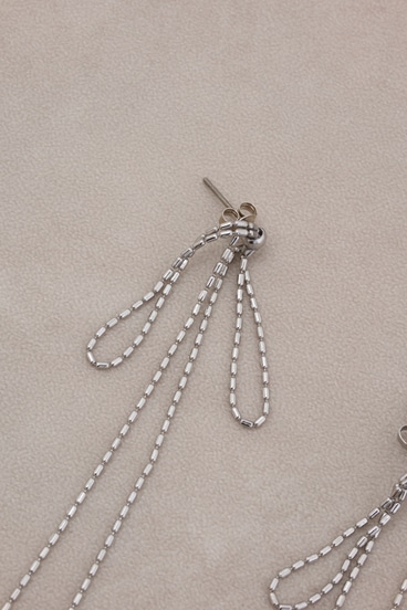 リボンモチーフスウィングピアス 詳細画像