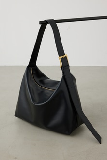 【crie conforto】バックル付きビッグショルダー