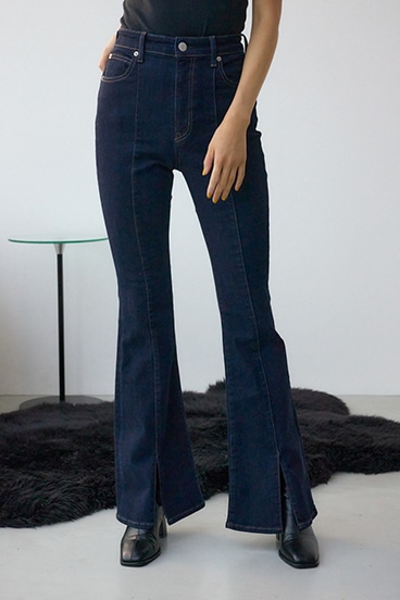 AZUL DENIM センターステッチスリットフレアデニム