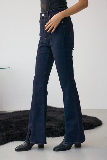 AZUL DENIM センターステッチスリットフレアデニム