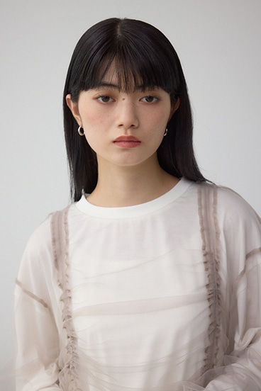 チュールレイヤードトップス