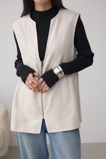 Vネックスエードギャザーベスト