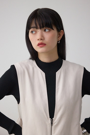 Vネックスエードギャザーベスト