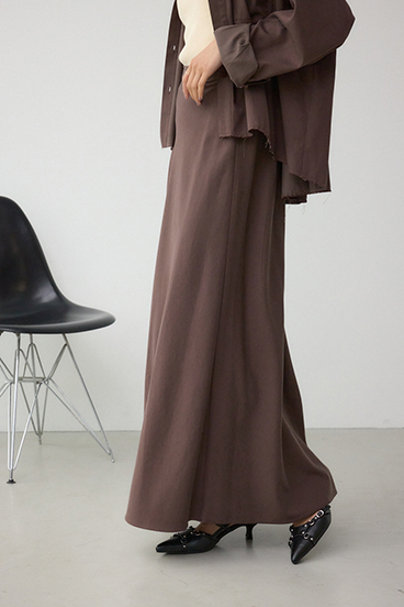 セミフレアスカート