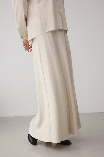 セミフレアスカート