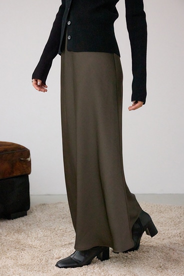 VENUSナローサテンスカート