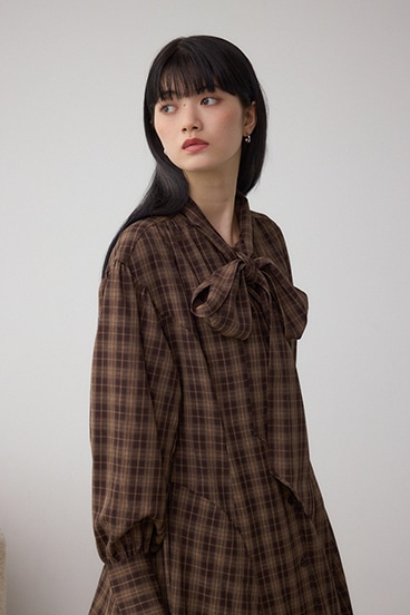 チェックボウタイワンピース