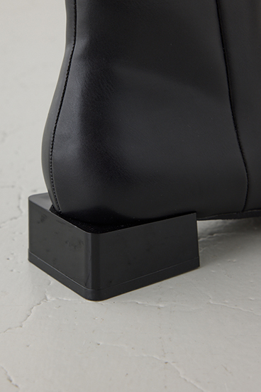 ポインテッドローヒールブーツ 詳細画像