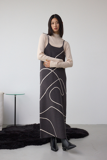 ポインテッドローヒールブーツ 詳細画像