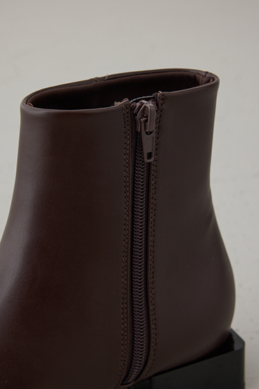 ポインテッドローヒールブーツ 詳細画像