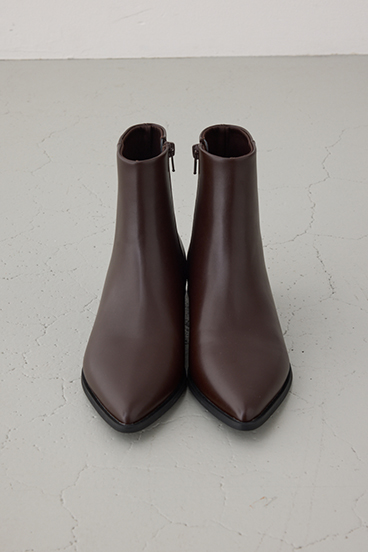 ポインテッドローヒールブーツ 詳細画像