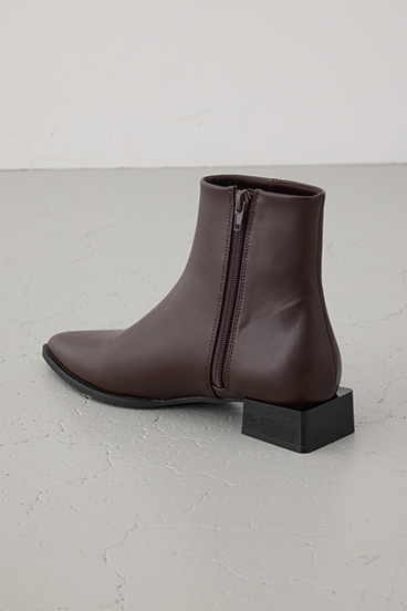 ポインテッドローヒールブーツ 詳細画像