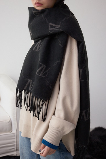 AZモノグラム柄ストール