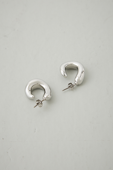 ニュアンスカーブメタルフープピアス 詳細画像